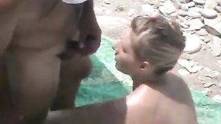 Blowjob on the beach video